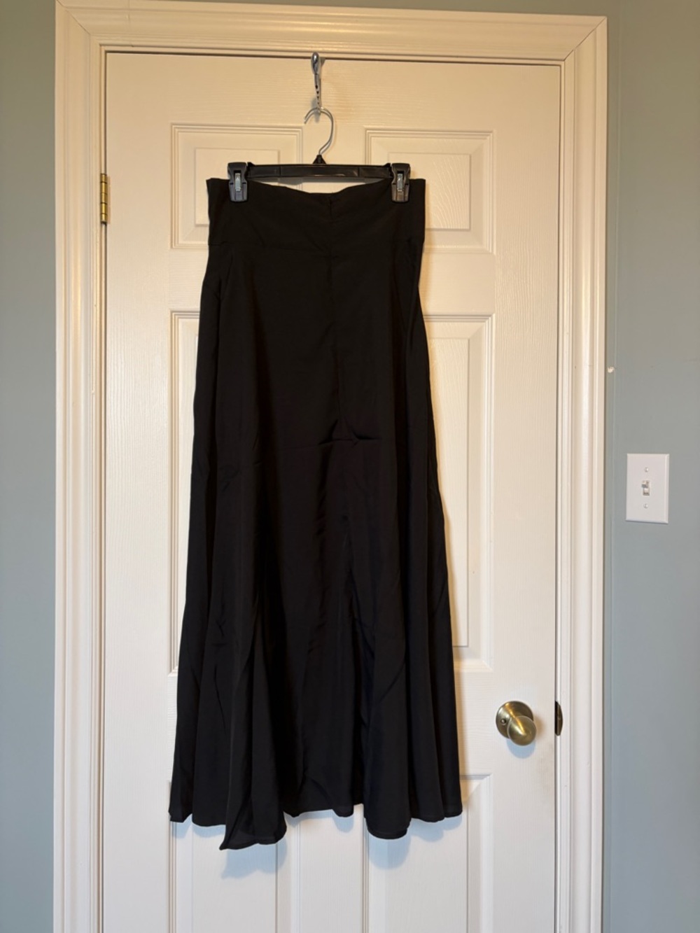 🔥🆕🔥Classic Black A-Line Maxi Skirt - Women - Picture 2 of 4